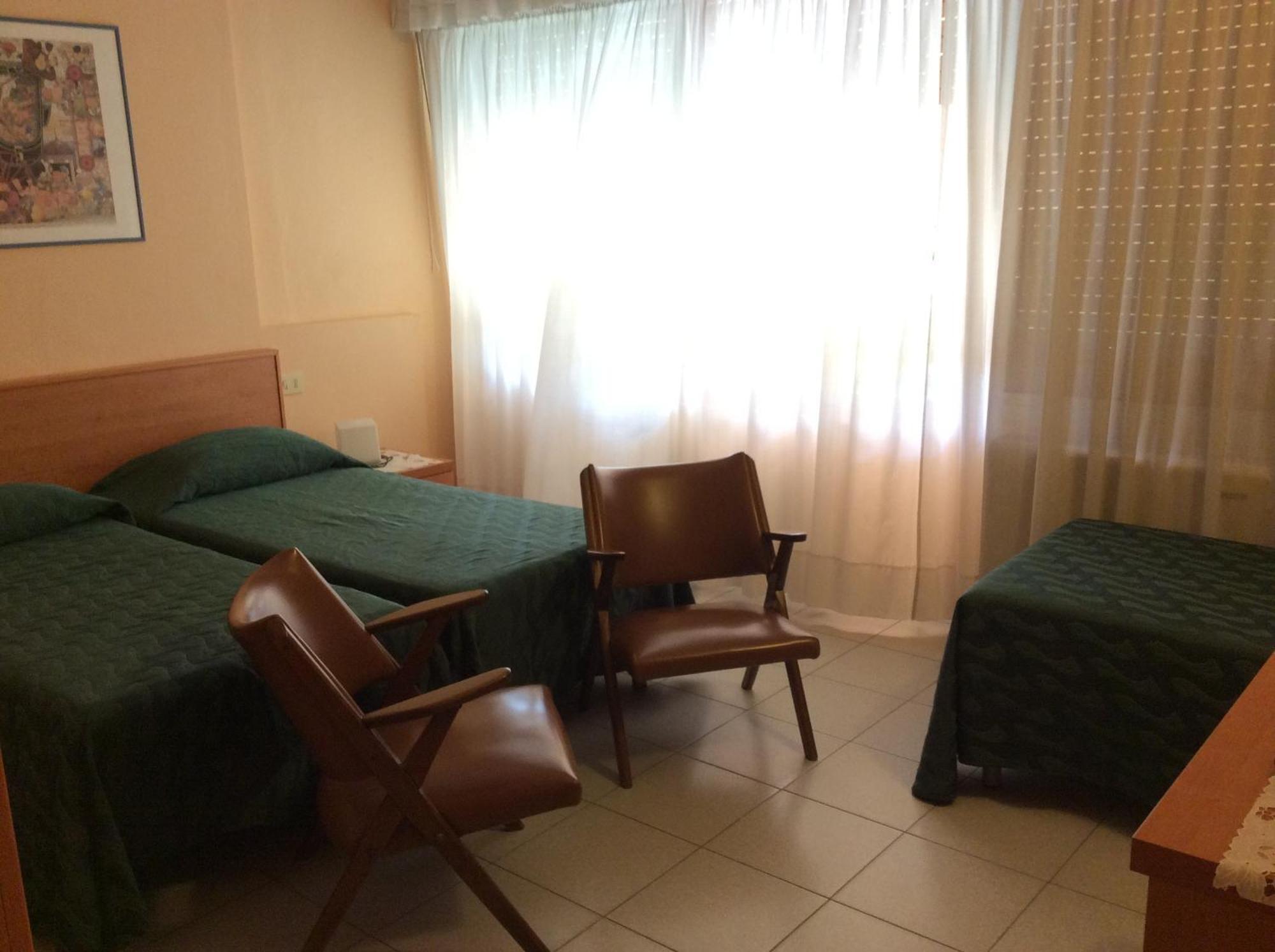 Hotel Le Ginestre Lido di Camaiore Exterior photo