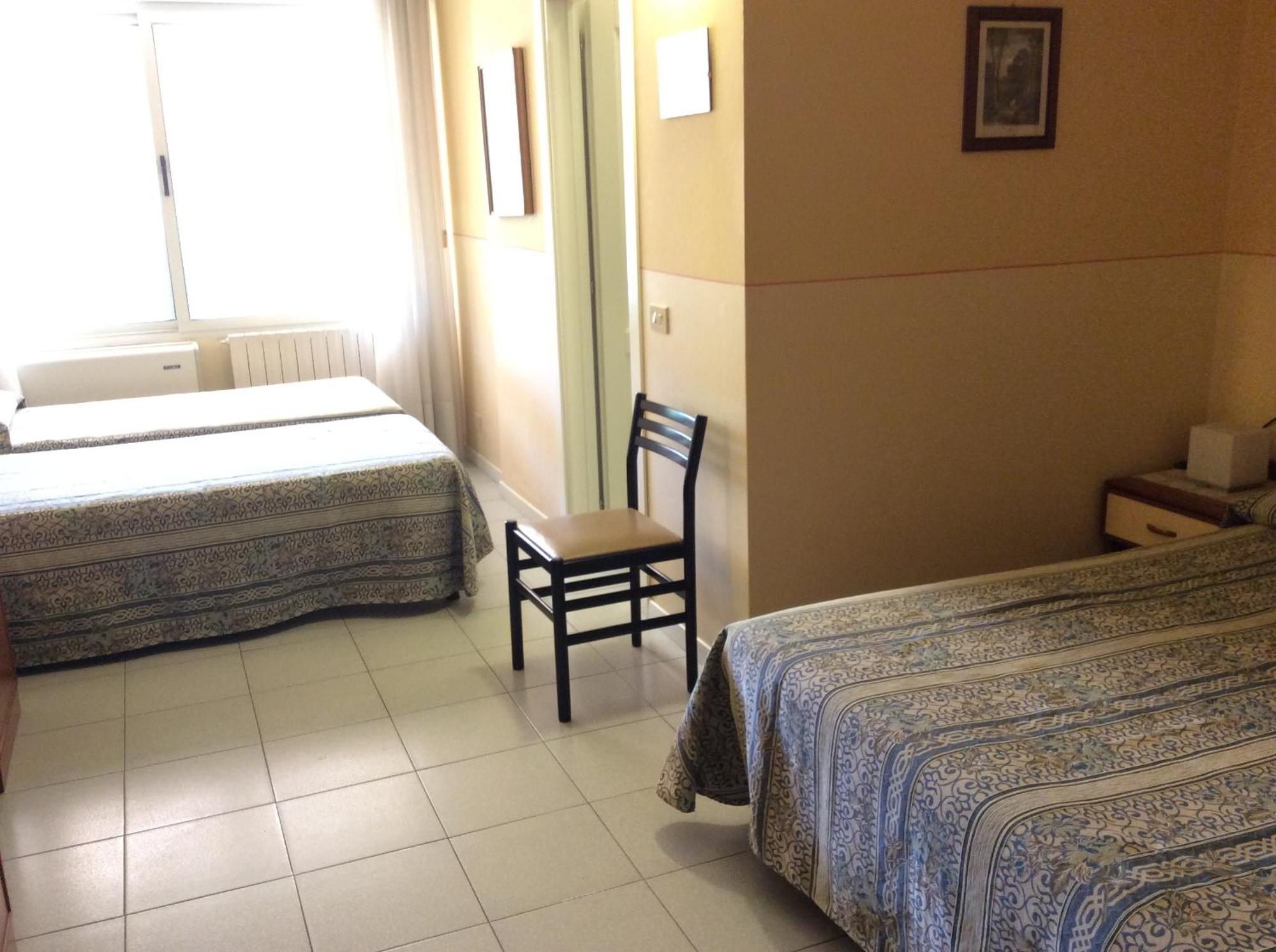 Hotel Le Ginestre Lido di Camaiore Exterior photo