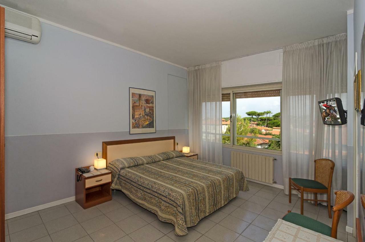 Hotel Le Ginestre Lido di Camaiore Exterior photo