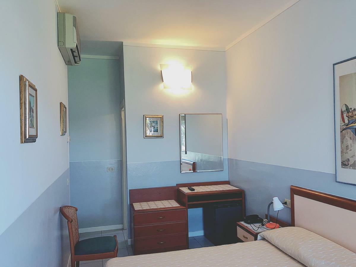 Hotel Le Ginestre Lido di Camaiore Exterior photo